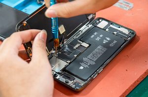 Thay Pin iPhone Chính Hãng